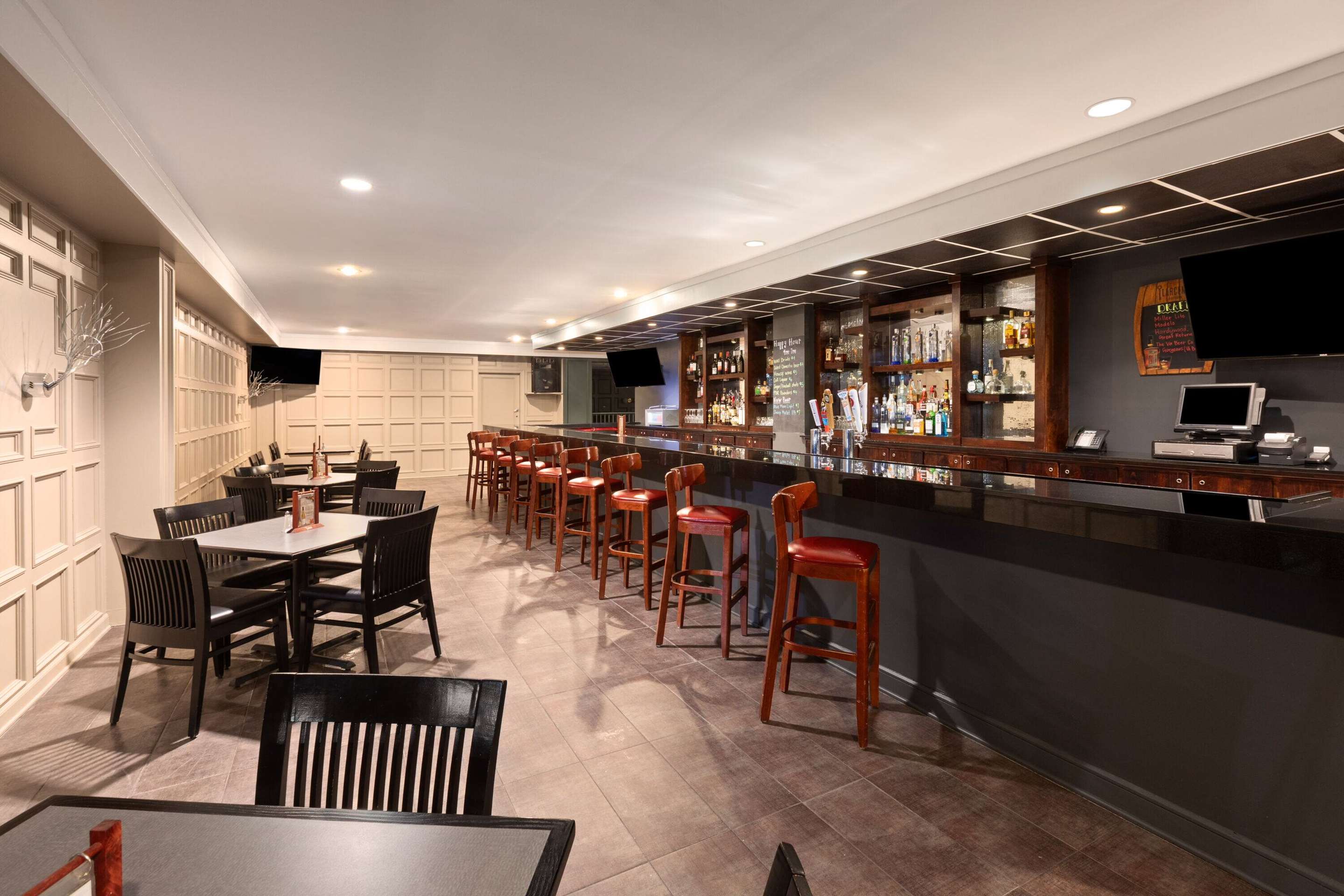 Restaurant | Wyndham Garden Norfolk Downtown