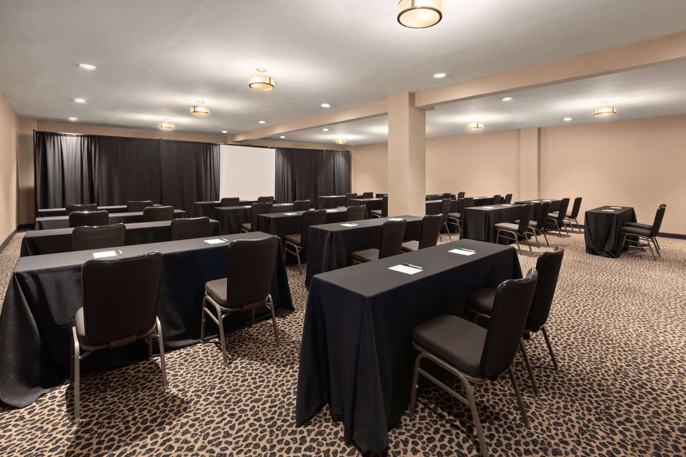 Meeting Room | Wyndham Garden Norfolk Downtown