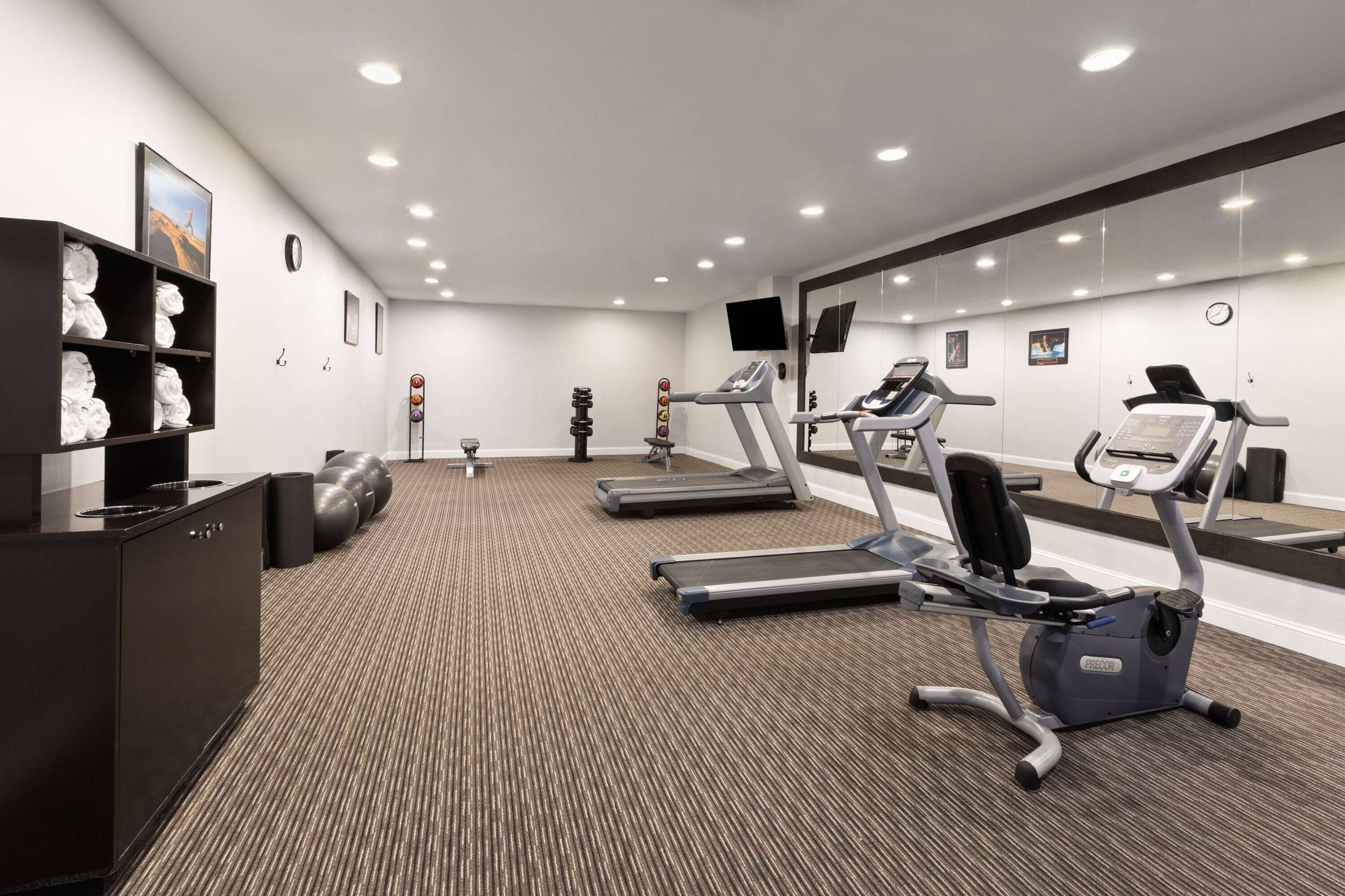 Health club fitness center gym | Wyndham Garden Norfolk Downtown
