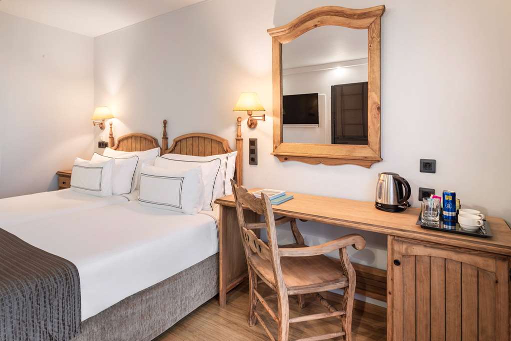 MELIA SIERRA NEVADA-guestroom-Guest Room,On-Site.jpg