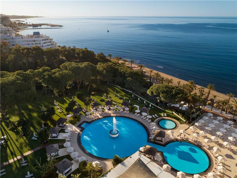 Guest Room,Guest Room Amenity,Pool,Architecture,Off-Site,On-Site,Outdoor/Exterior,Local Area,People,Beach,View from above,Waterfront,Exterior View of Building