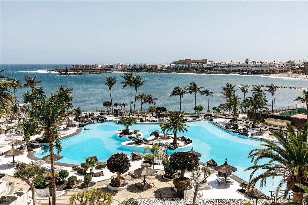 PARADISUS BY MELIA SALINAS LANZAROT-guestroom-Guest Room,Guest Room Amenity,Pool,On-Site,Outdoor/Exterior,View from above,Waterfront,Family.jpg