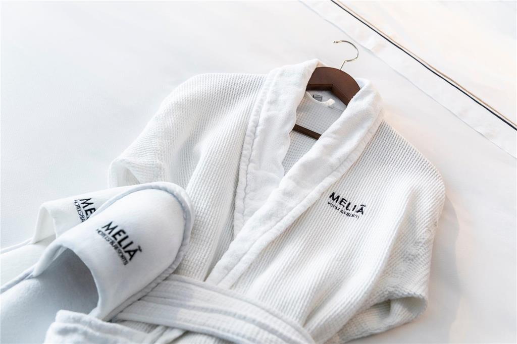 MELIA VALENCIA-guestroom-Guest Room,On-Site.jpg