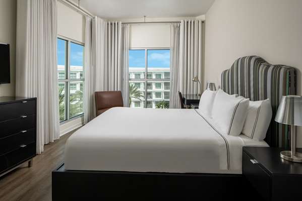 Suite - Melia Orlando Hotel Celebration - I-4, Exit 64