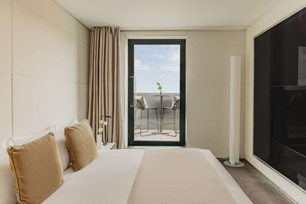 Guest photo