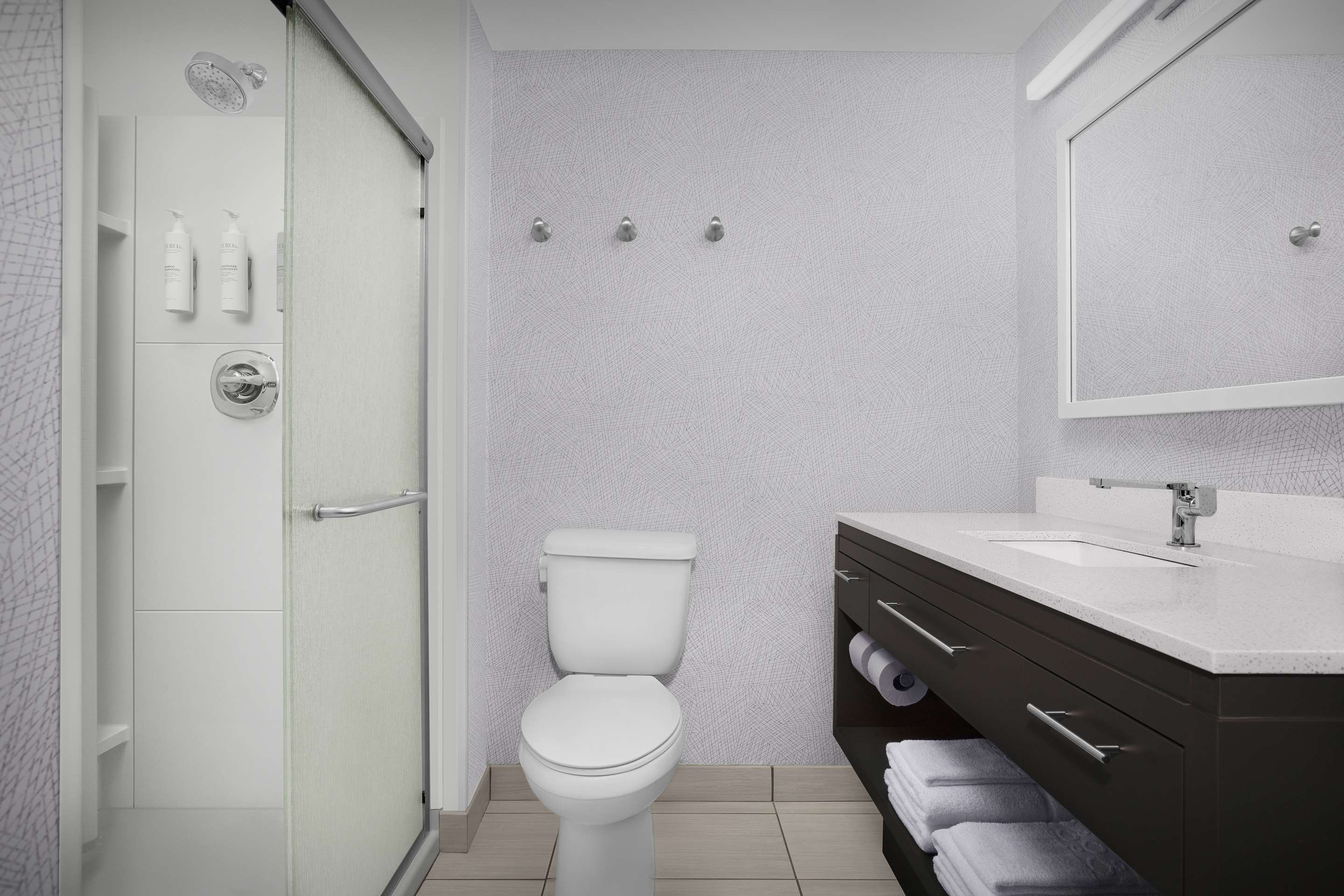 Guest room bath