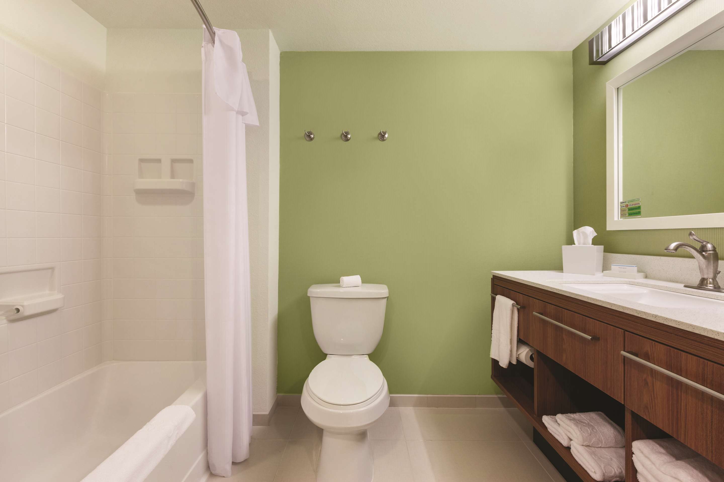 Guest room bath