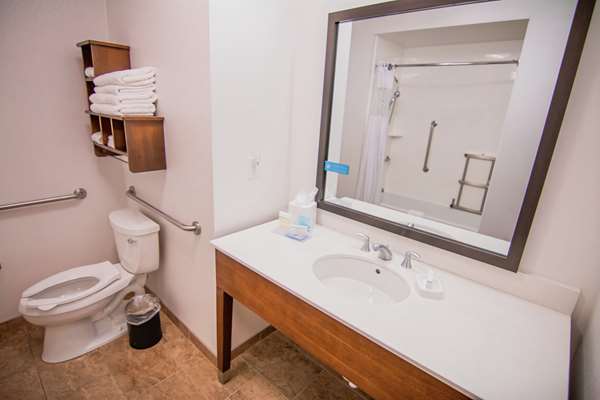  - Hampton Inn & Suites FieldhouseUSA Frisco