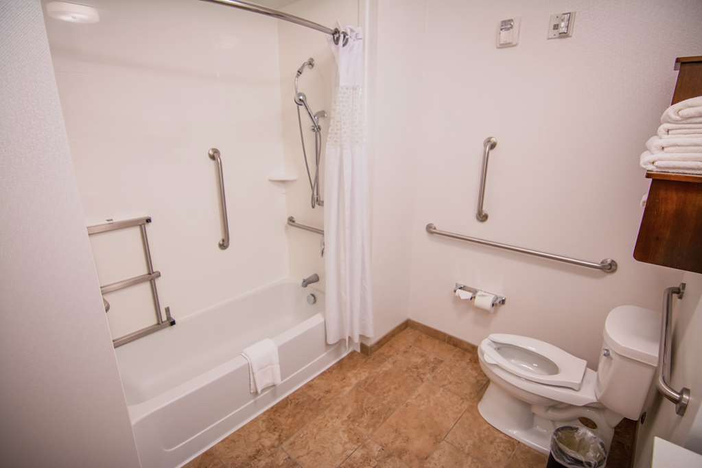 Hampton Inn & Suites Dallas/Frisco North-Fieldhouse, TX - Tap to explore photos