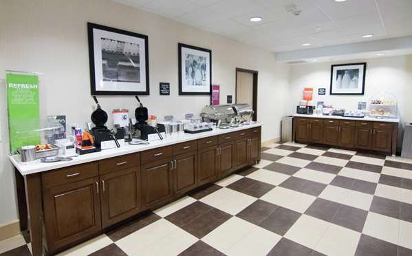 Restaurant - Hampton Inn & Suites FieldhouseUSA Frisco