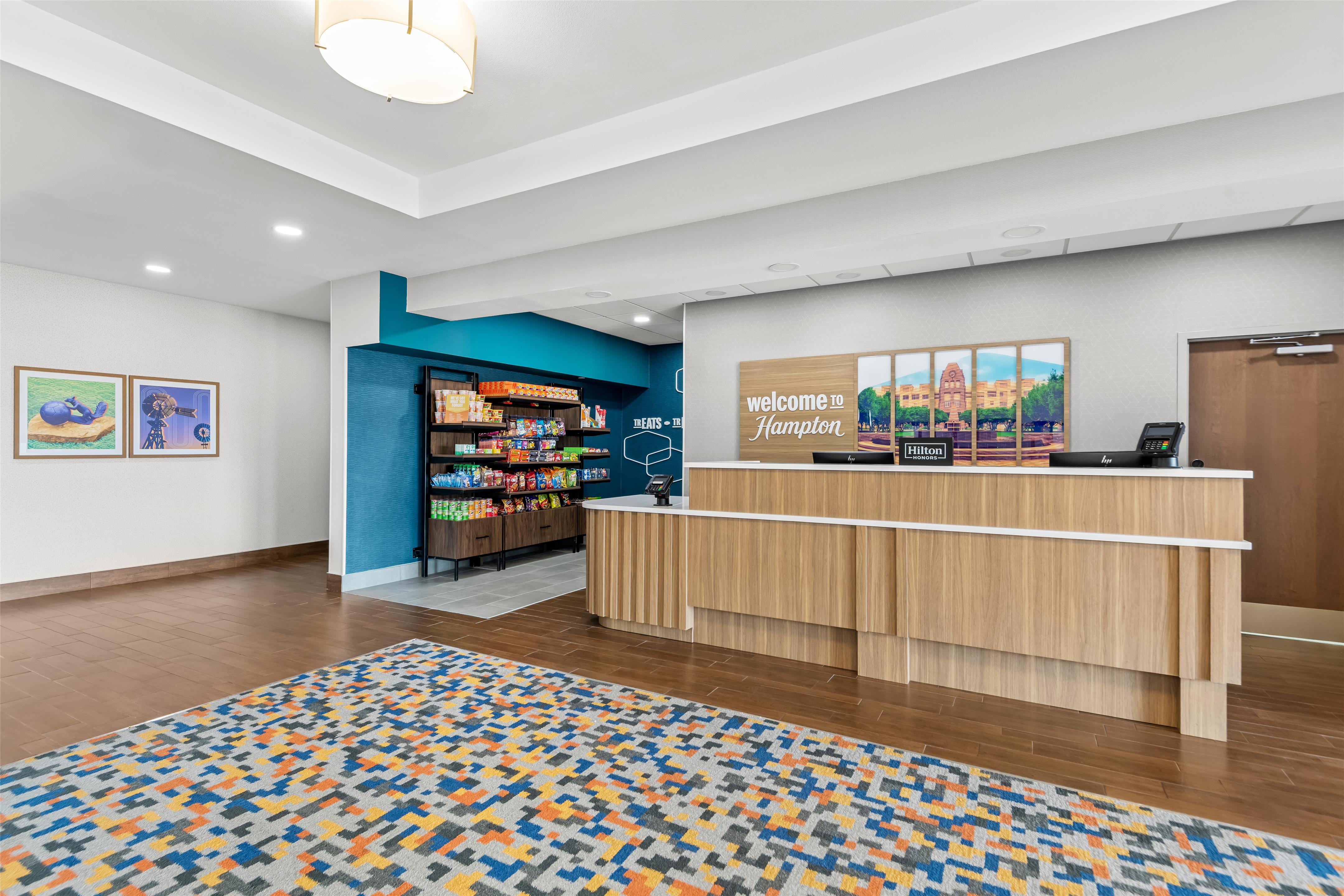 Lobby | Hampton Inn & Suites Dallas/Frisco North-FieldhouseUSA