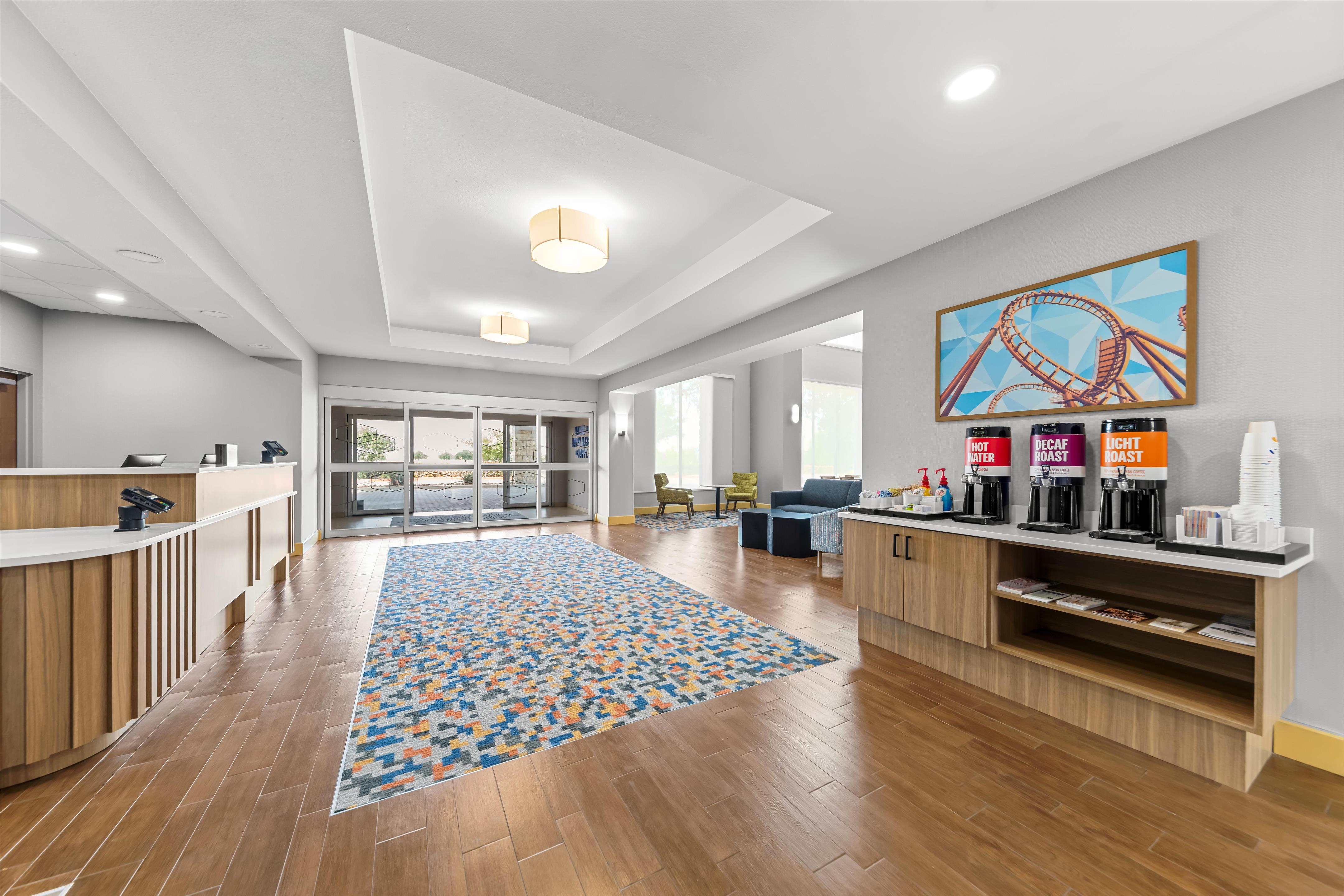 Lobby | Hampton Inn & Suites Dallas/Frisco North-FieldhouseUSA