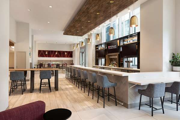 Bar - Hilton Garden Inn Long Island City Queens