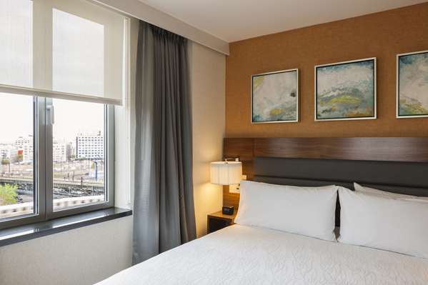  - Hilton Garden Inn Long Island City Queens