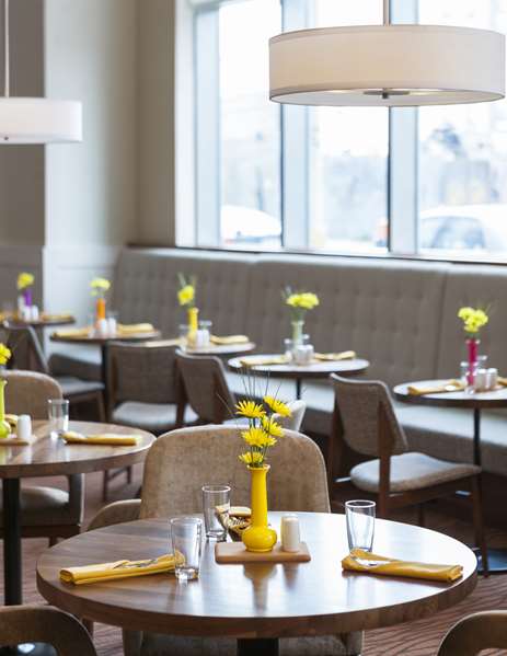 Restaurant - Hilton Garden Inn Long Island City Queens