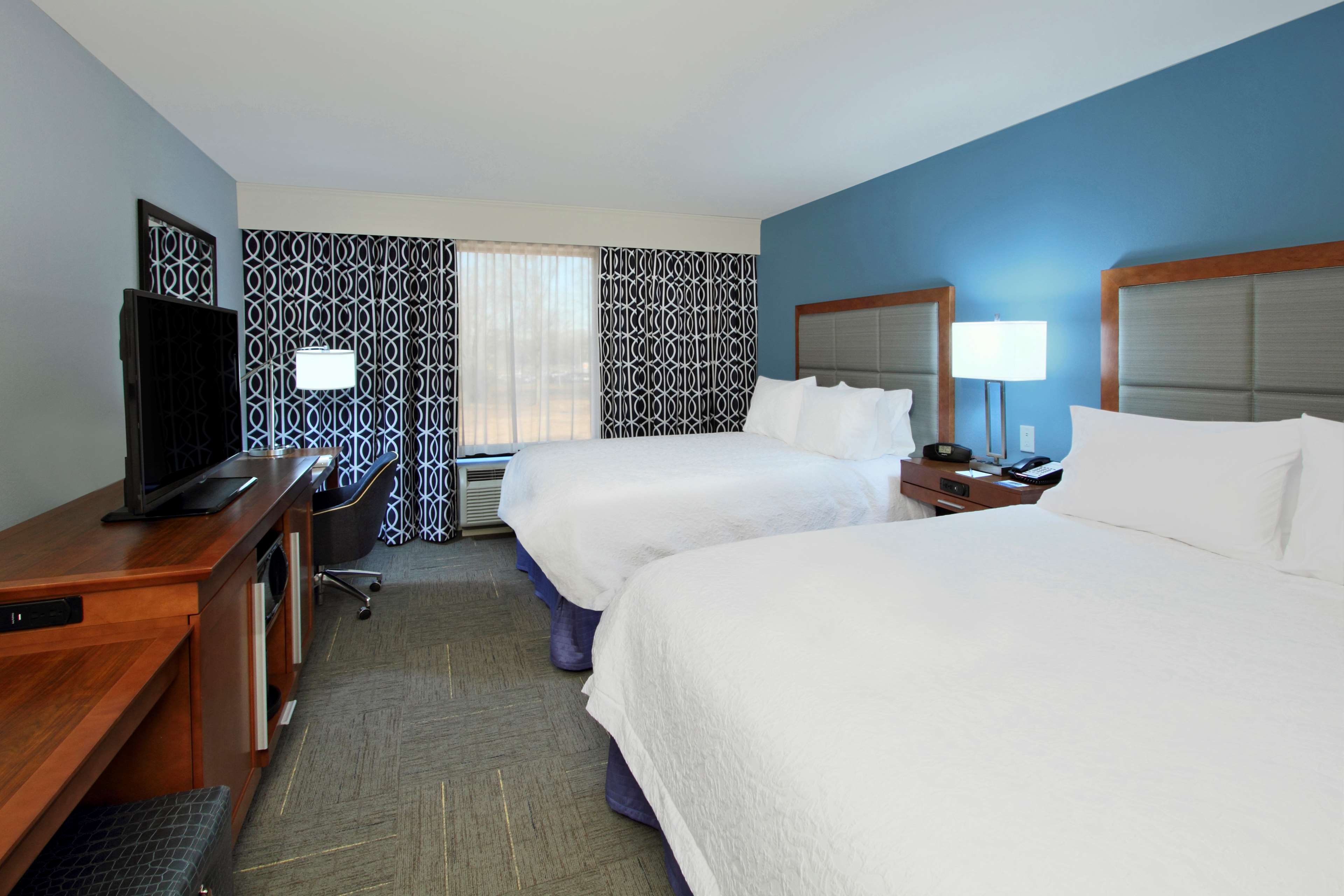 Hampton Inn Richland/South Jackson Room Type - 2 QNS MICROWV FRIDGE NS