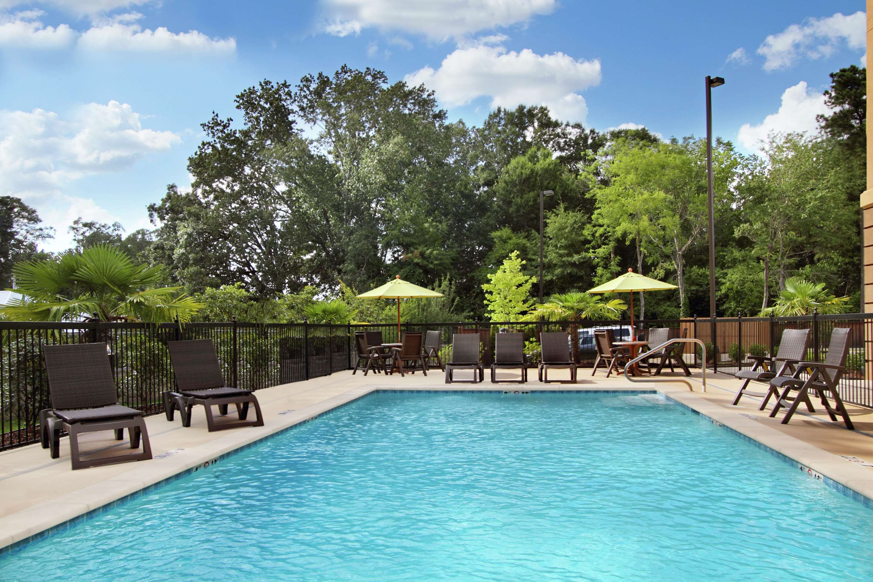 Pool | Hampton Inn Richland