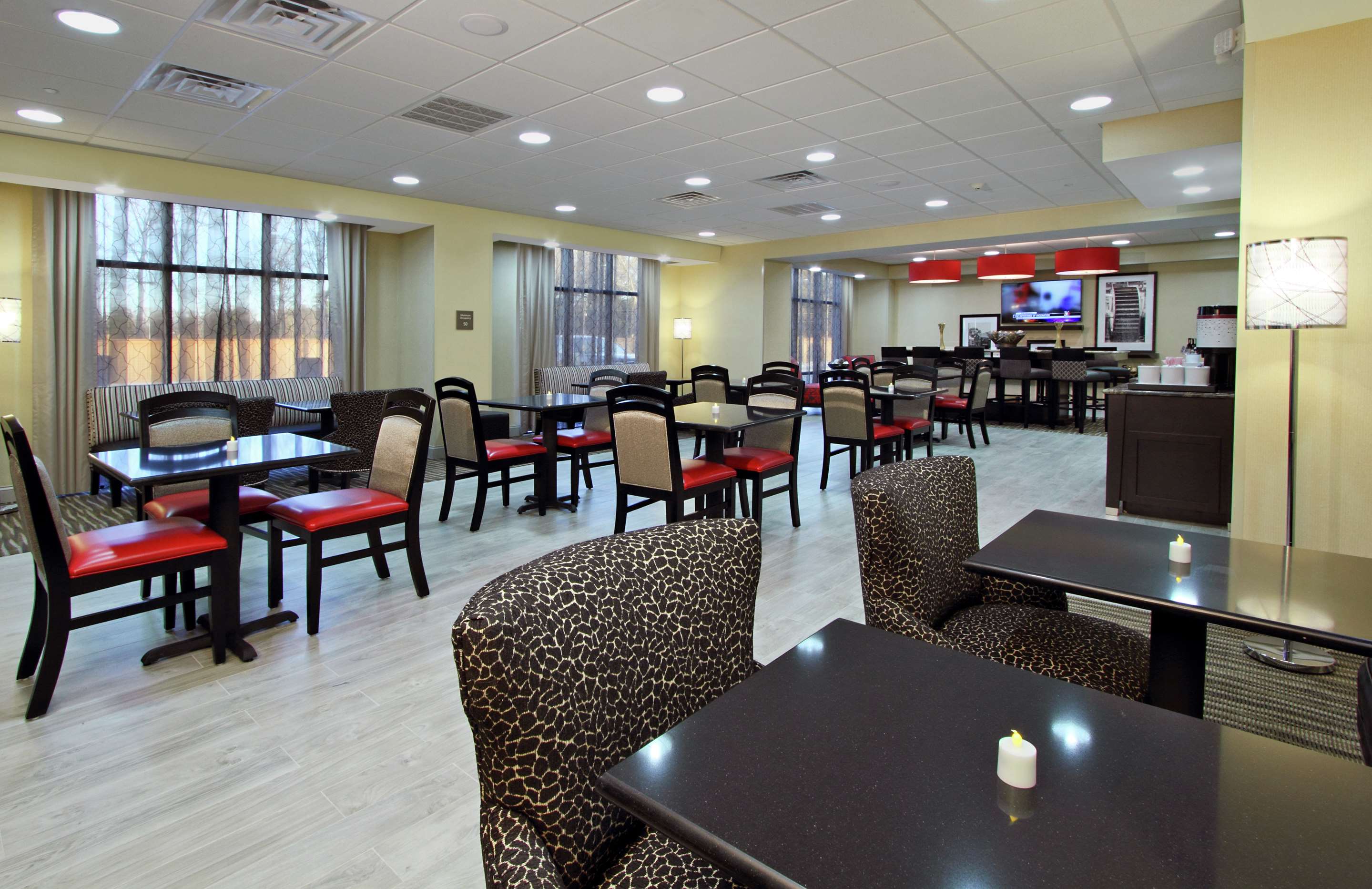 Restaurant | Hampton Inn Richland