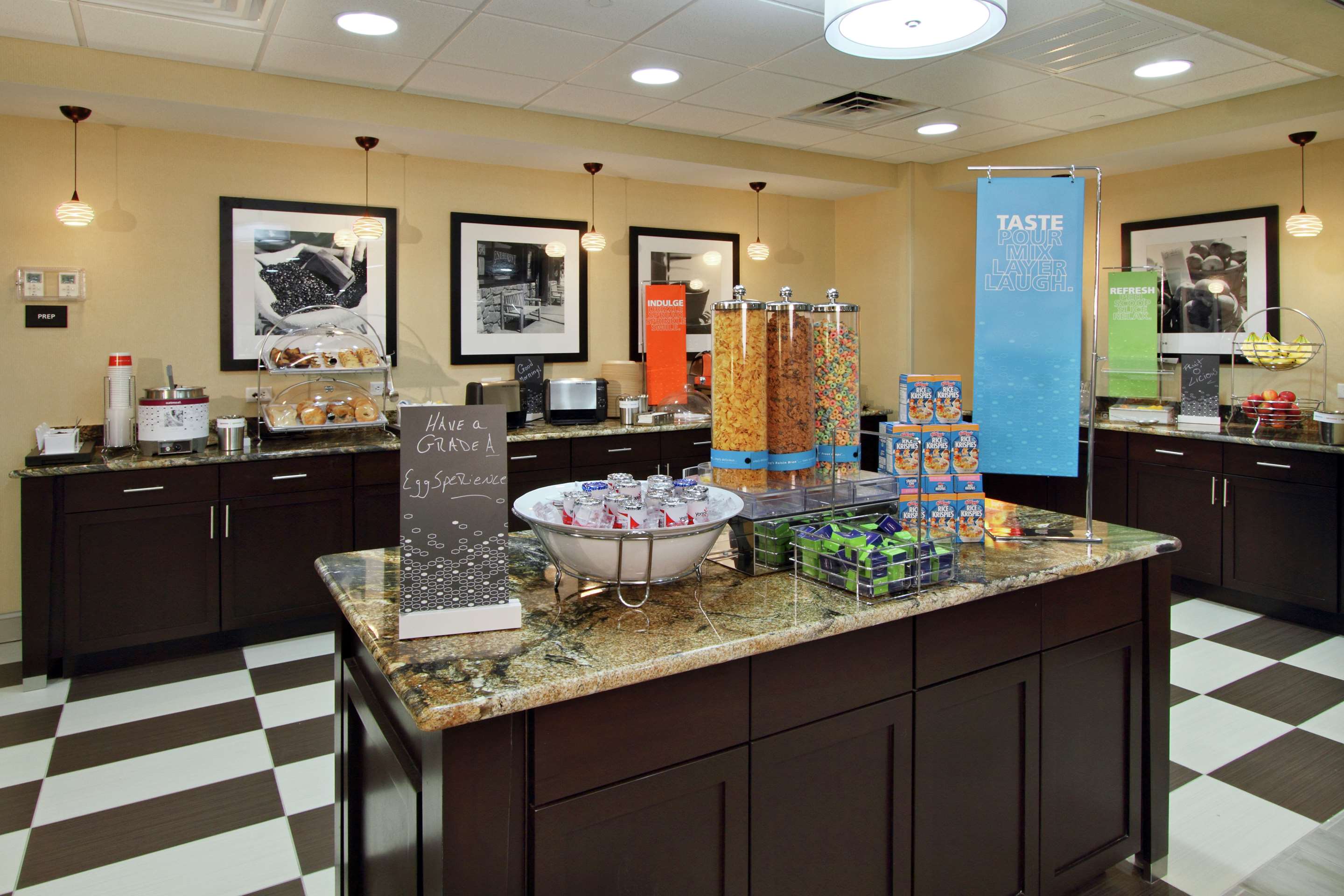 Restaurant | Hampton Inn Richland