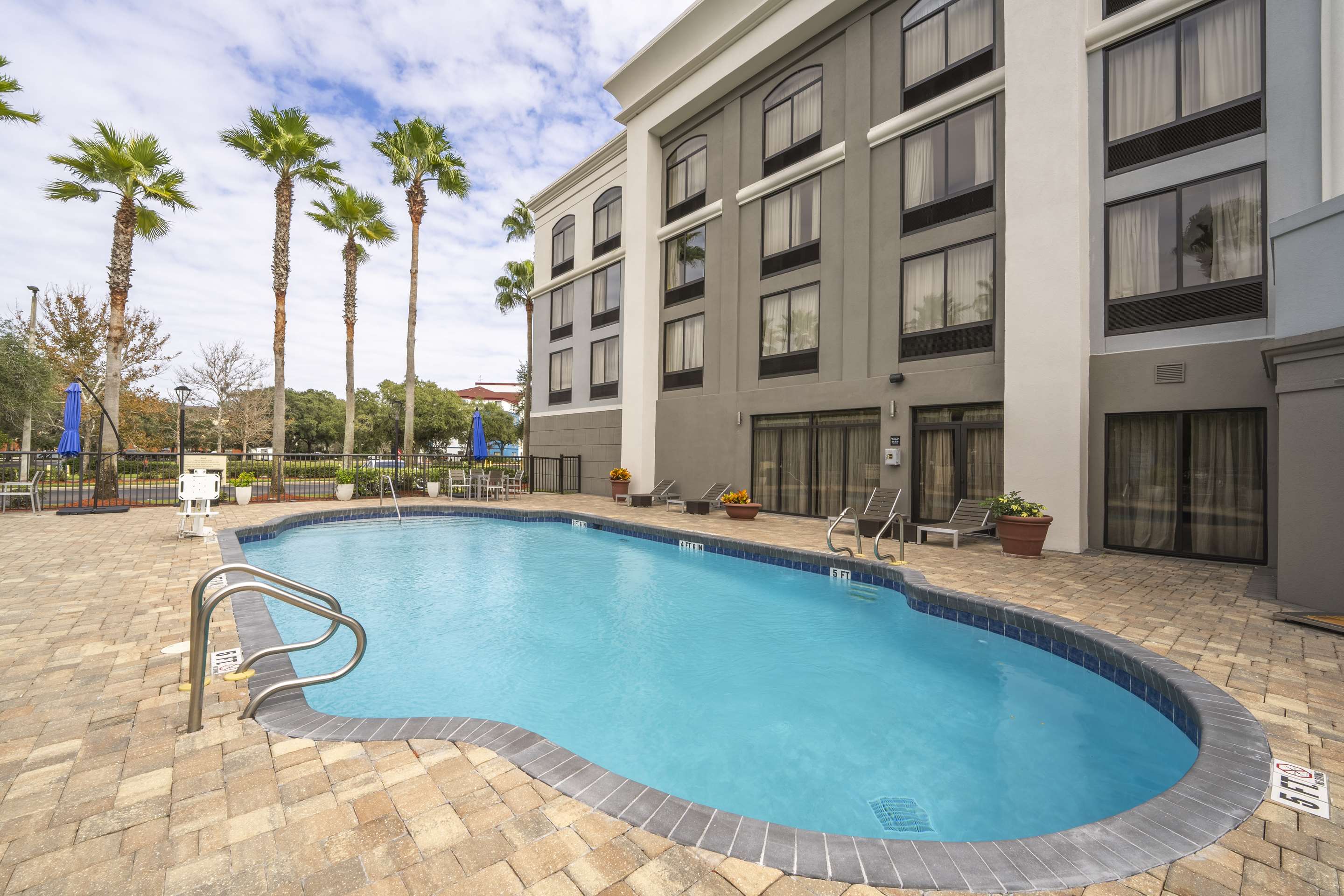 Pool | Hampton Inn Jacksonville South/I-95 at JTB