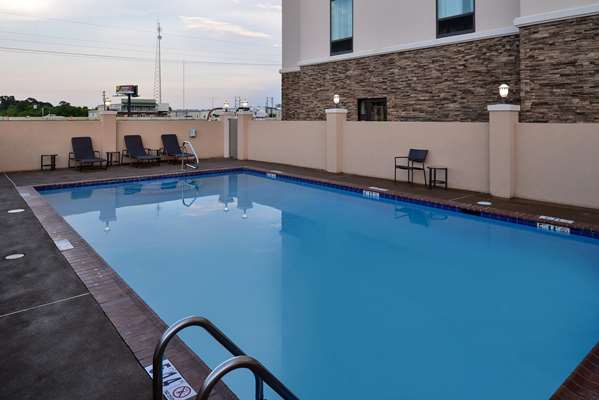 Pool - Hampton Inn Broussard