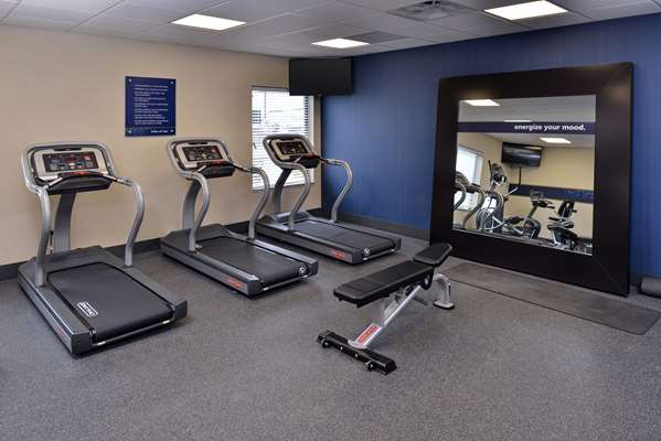 Fitness/ Exercise Room - Hampton Inn Broussard