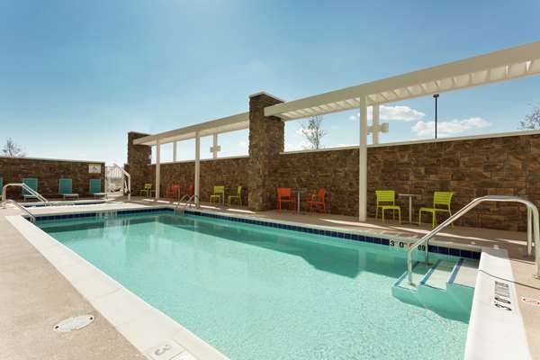 Pool - Home2 Suites by Hilton Midland