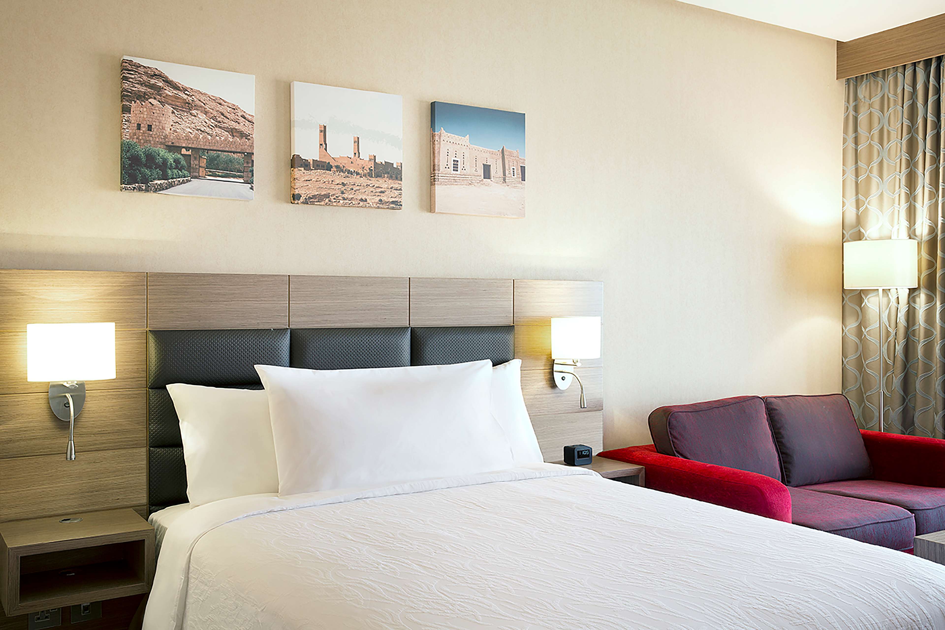 Hilton Garden Inn Tabuk Room Type - Queen Room