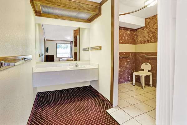  - Travelodge Sellersburg - I-65, Exit 7