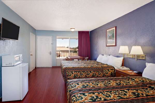  - Knights Inn Palmdale - CA 14, Exit 35