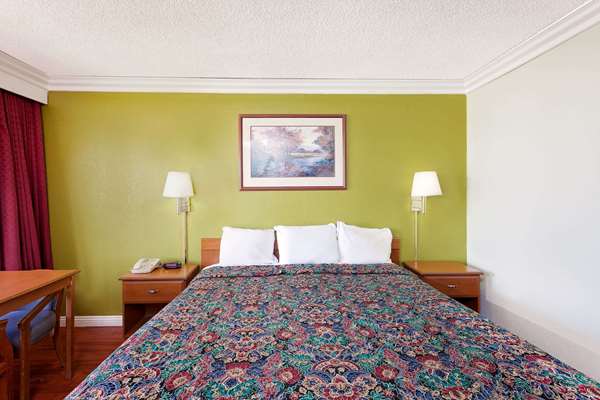  - Knights Inn Palmdale - CA 14, Exit 35