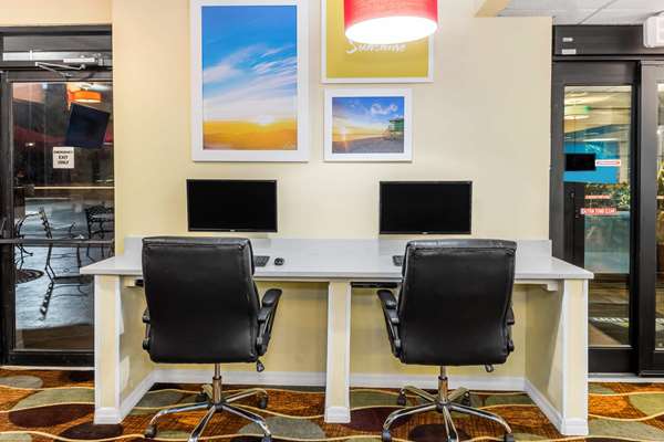 Conference Area - Days Inn Airport Sarasota