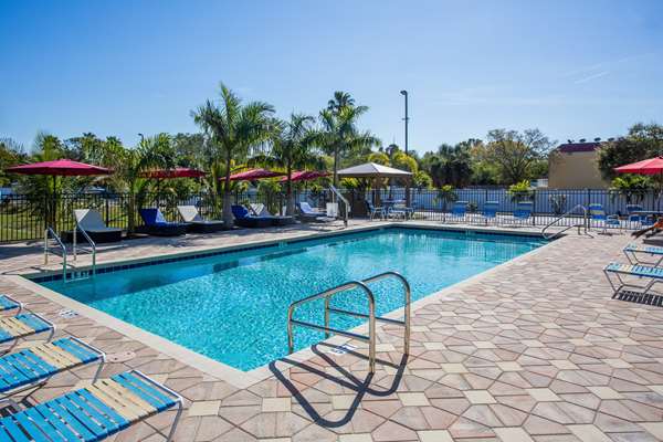 Pool - Days Inn Airport Sarasota