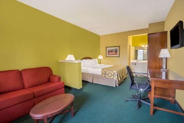 Suite - Baymont Inn & Suites Warrenton