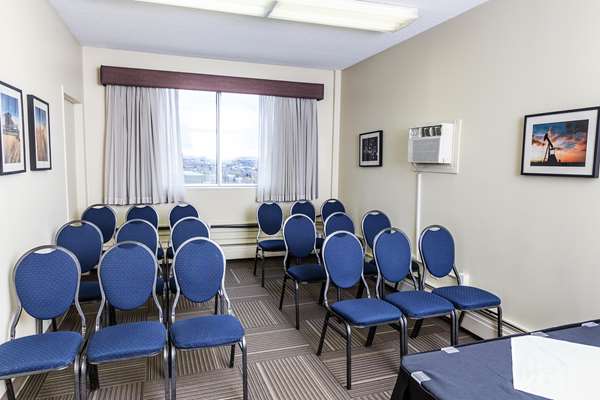  - Campus Tower Suite Hotel Edmonton