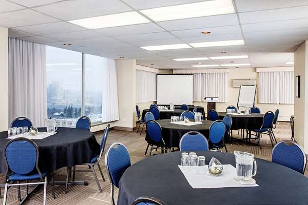  - Campus Tower Suite Hotel Edmonton