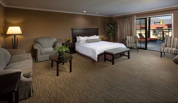 Suite - Coast Anabelle Hotel Burbank