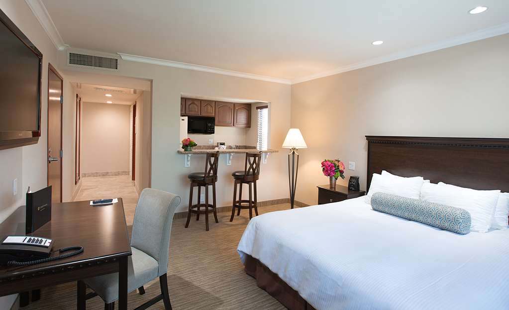 COAST BURBANK HOTEL-guestroom-Guest Room,King bed,Guest Room Amenity,Coffee/tea facilities,Refrigerator,Safe,Suite,Indoor/Interior,On-Site,Telephone.jpg