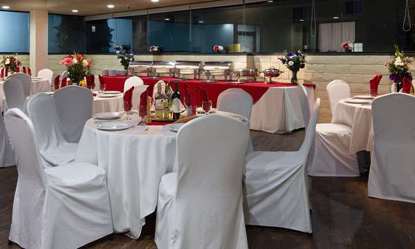  - Coast Anabelle Hotel Burbank