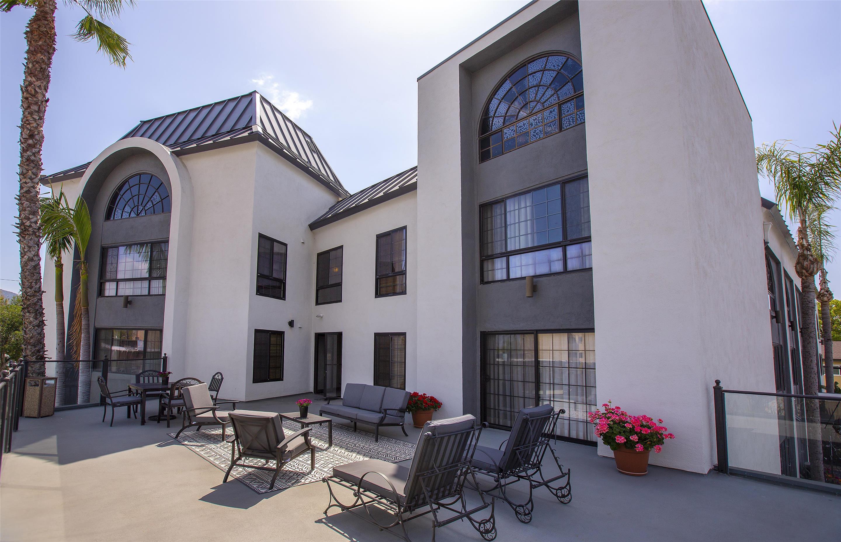 Coast Burbank Hotel Exterior | Coast Anabelle Hotel
