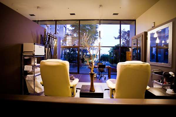 Spa - Coast Bastion Hotel Nanaimo