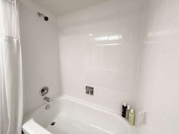  - Coast Capri Hotel Kelowna