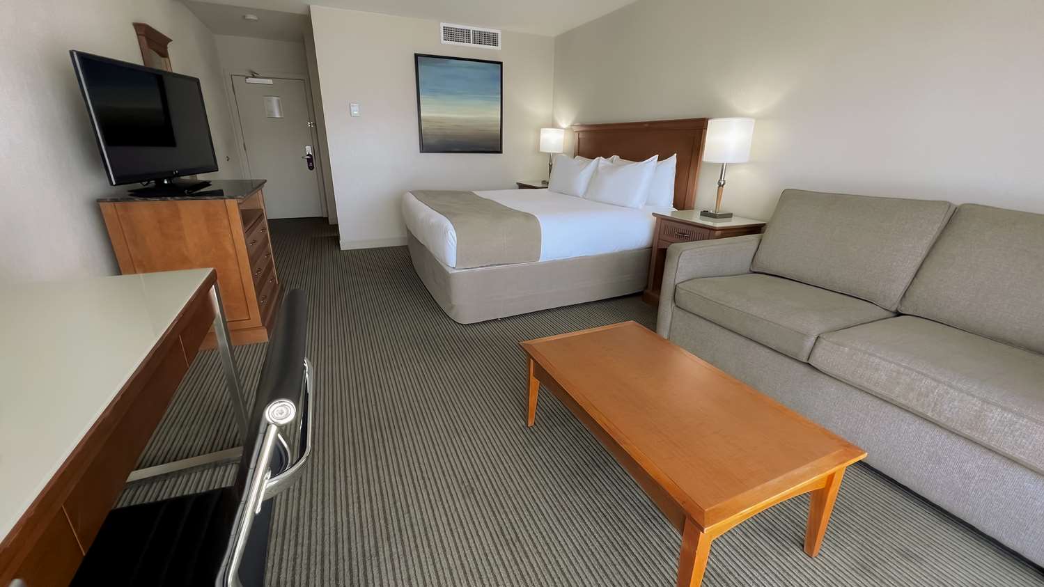 Coast Capri Hotel Kelowna, BC See Discounts