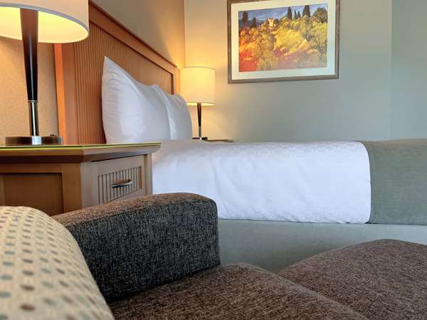  - Coast Capri Hotel Kelowna