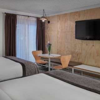  - Coast Canmore Hotel & Conference Centre