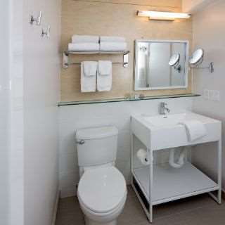  - Coast Canmore Hotel & Conference Centre