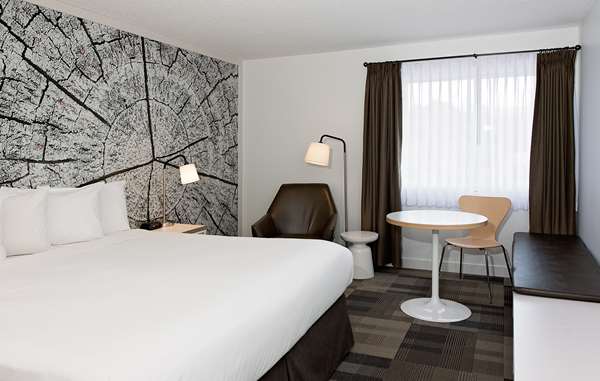  - Coast Canmore Hotel & Conference Centre