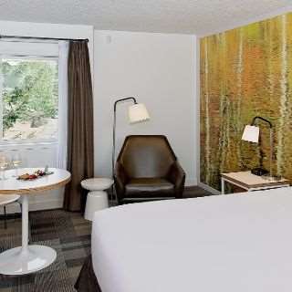  - Coast Canmore Hotel & Conference Centre
