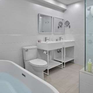 Suite - Coast Canmore Hotel & Conference Centre