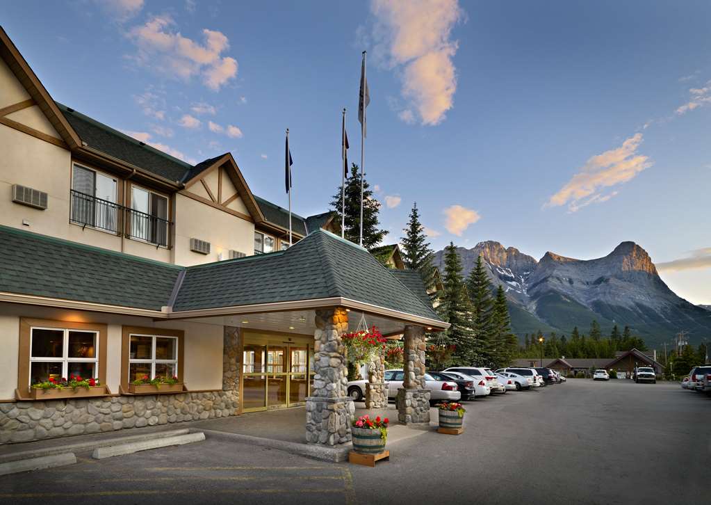 Coast Canmore Hotel